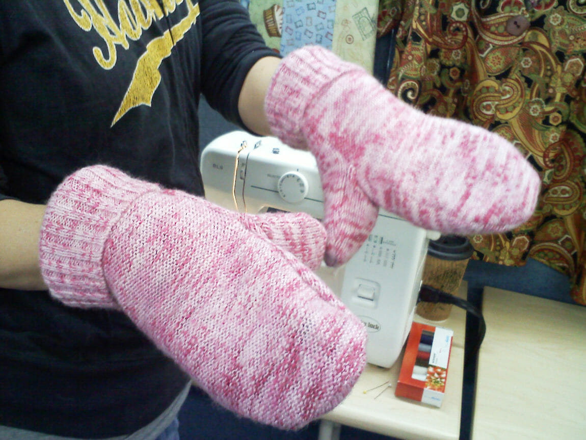 How to turn sweaters into mittens