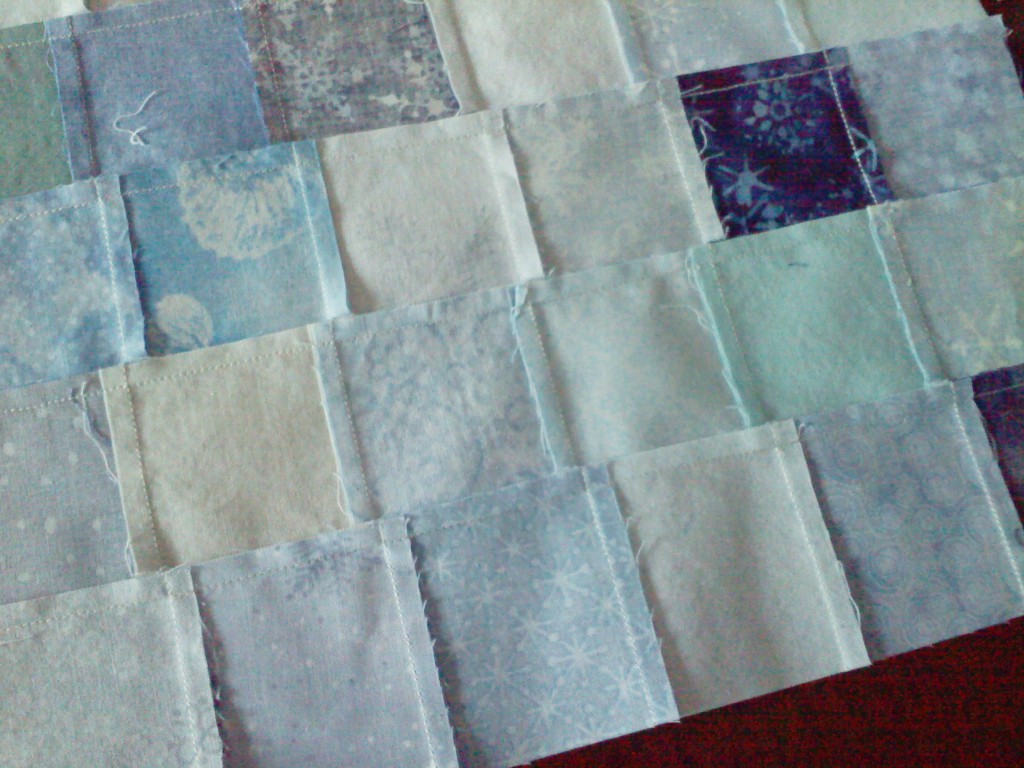 How to strip piece small squares for a quilt border - www.quiltaddictsanonymous.com