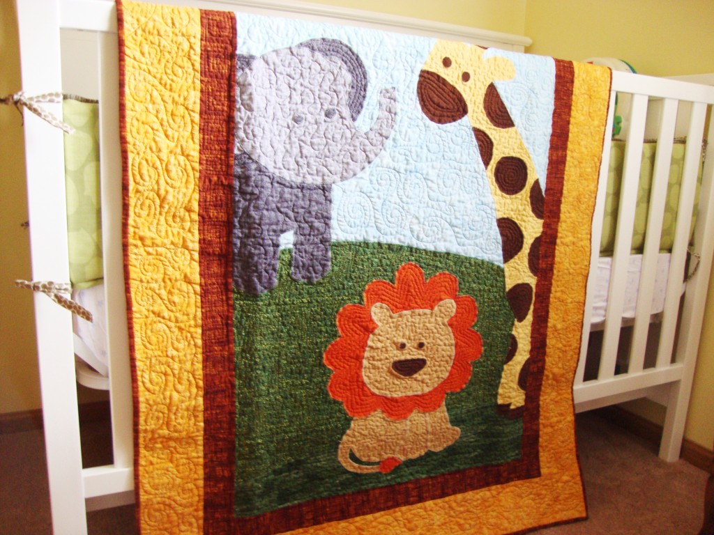 Jungle quilt, applique, baby quilt, giraffe, elephant, lion, www.quiltaddictsanonymous.com