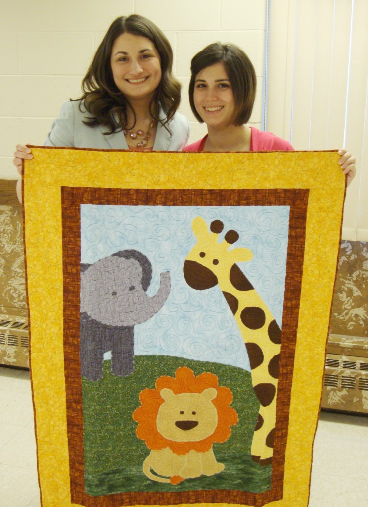Jungle quilt, applique, baby quilt, giraffe, lion, elephant, www.quiltaddictsanonymous.com