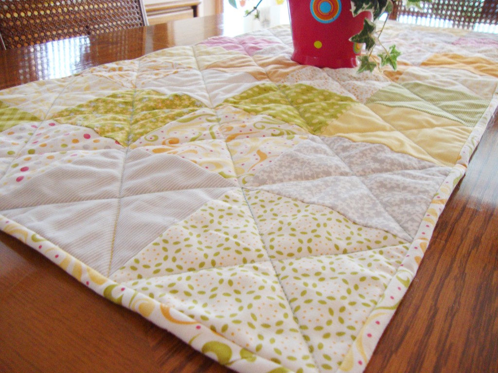 Charm pack, table runner, easy quilting project, www.quiltaddictsanonymous.com