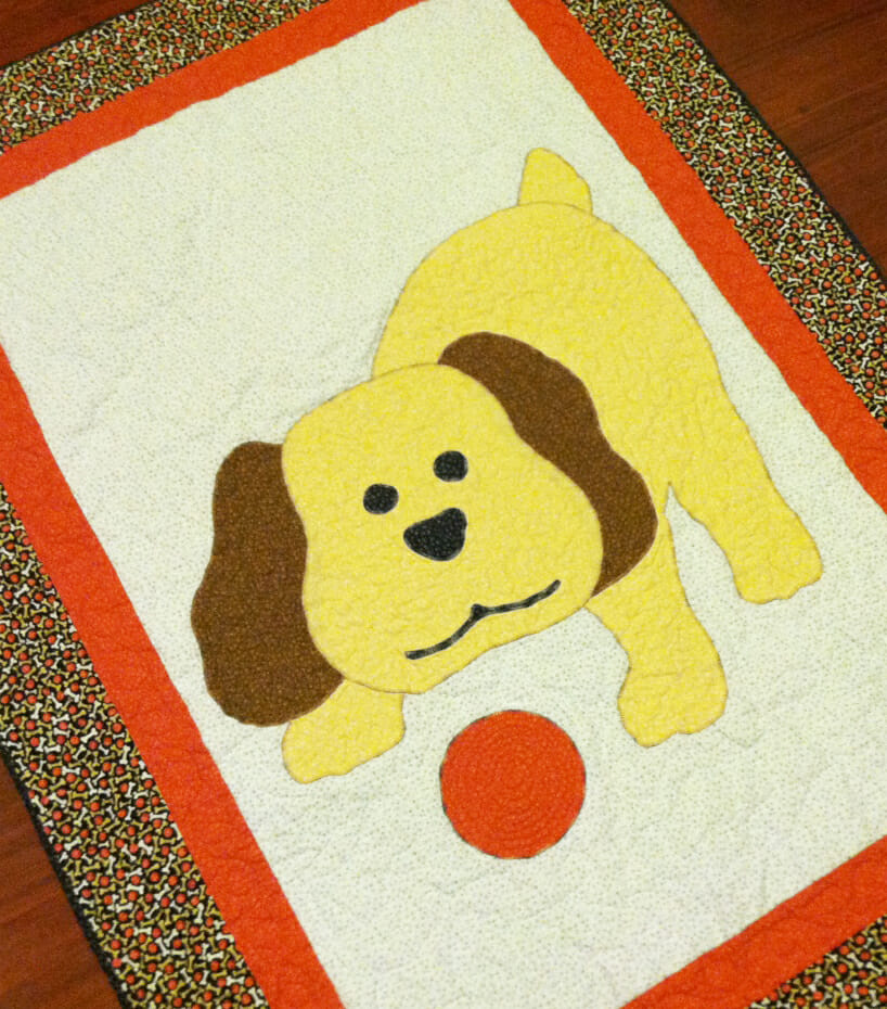 Puppy Love crib quilt, www.quiltaddictsanonymous.com