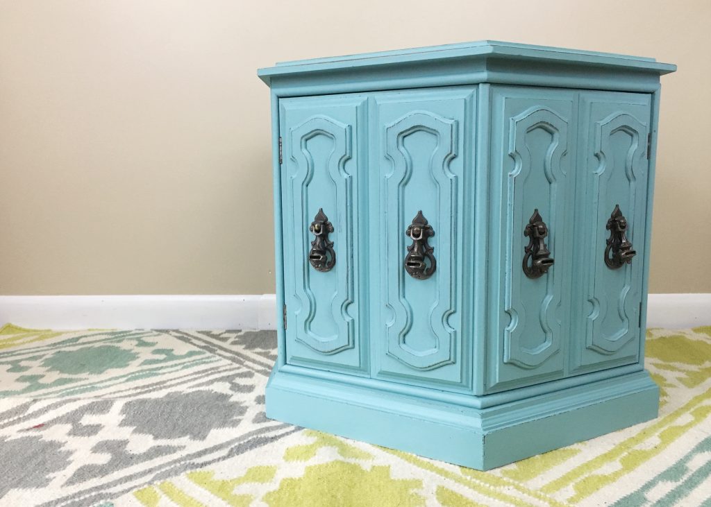 How to paint & stencil furniture with chalk paint - Chalking Up
